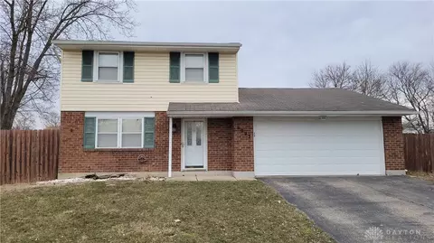 6093 Indian Bluff Cir, Dayton, OH 45424