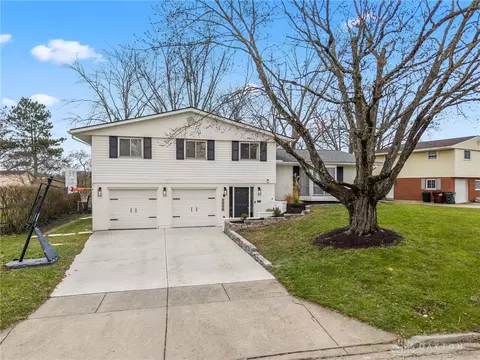 2500 Clarendon Dr, Kettering, OH 45440