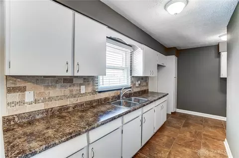 1008 Hollendale Dr, Kettering, OH 45429 photo 10