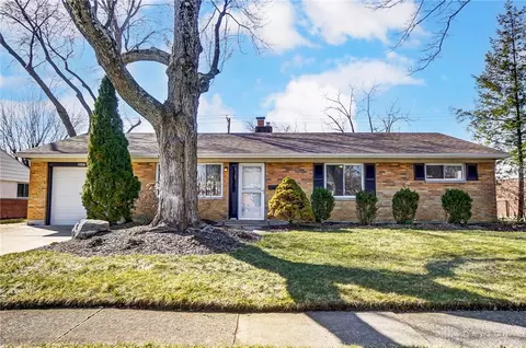 1008 Hollendale Dr, Kettering, OH 45429