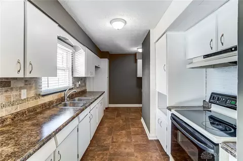 1008 Hollendale Dr, Kettering, OH 45429 photo 9