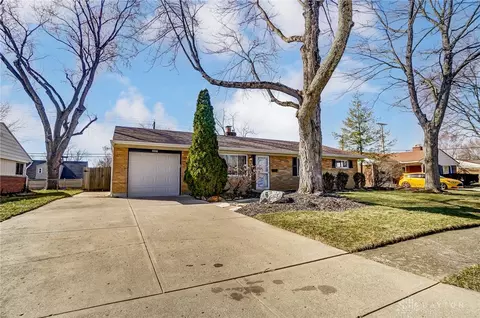 1008 Hollendale Dr, Kettering, OH 45429 photo 2