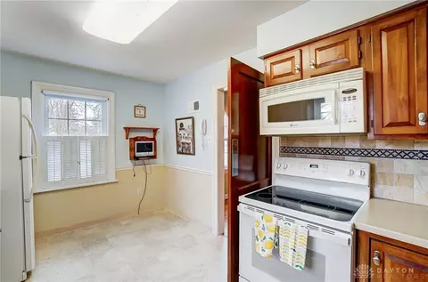 2700 Delmonte Ave, Kettering, OH 45419 photo 17