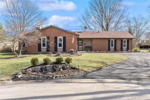 331 Glen Vista Ct, Centerville, OH 45459