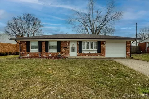 7230 Charlesworth Dr, Huber Heights, OH 45424