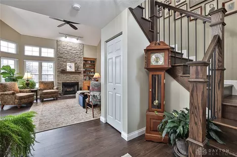 Entry Way - 6851 Cedar Cove Dr, Centerville, OH 45459 photo 2 of 3