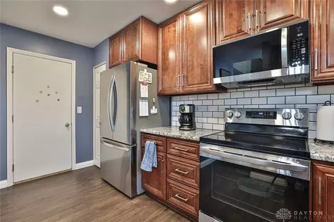 Kitchen - 6851 Cedar Cove Dr, Centerville, OH 45459 photo 2 of 3