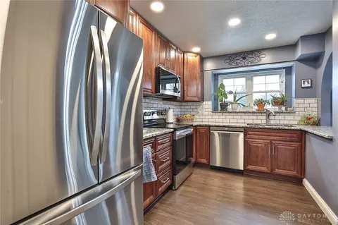 Kitchen - 6851 Cedar Cove Dr, Centerville, OH 45459 photo 3 of 3