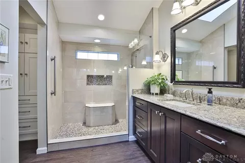 Bath - 6851 Cedar Cove Dr, Centerville, OH 45459 photo 1 of 4