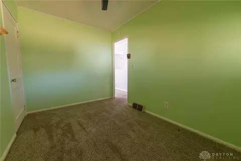 Bedroom - 7333 Bernard Ave, Cincinnati, OH 45231 photo 4 of 6