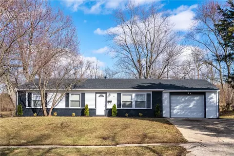 34 Patrick St, Dayton, OH 45426