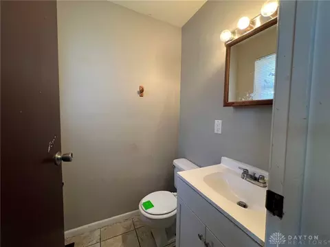 Bath - 1255 Wabash Ave, Cincinnati, OH 45215 photo 1 of 2