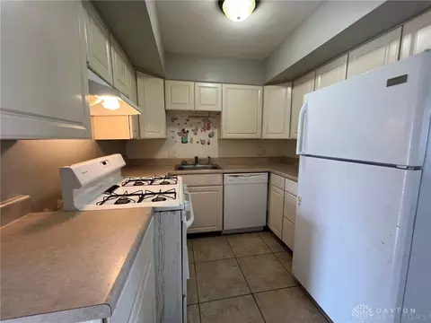 Kitchen - 1255 Wabash Ave, Cincinnati, OH 45215 photo 1 of 1