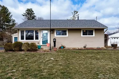 1713 Kruss Ave, Kettering, OH 45429