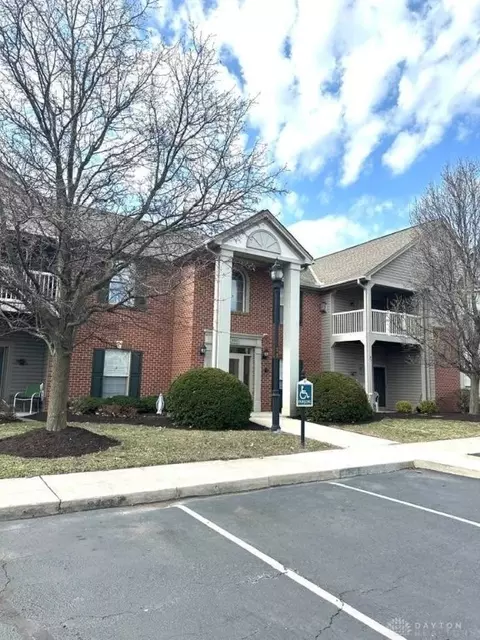 8003 Pinnacle Point Dr #202, West Chester, OH 45069