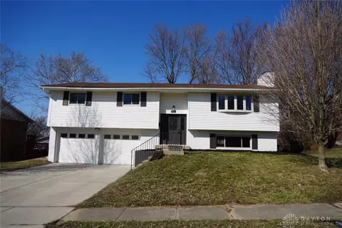 803 Victoria Dr, Franklin, OH 45005