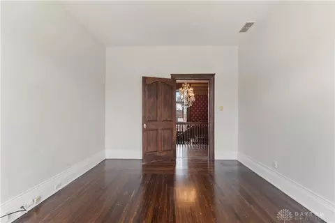 Bedroom - 949 Lenox Pl, Cincinnati, OH 45229 photo 3 of 8