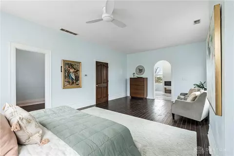 Bedroom - 949 Lenox Pl, Cincinnati, OH 45229 photo 1 of 8