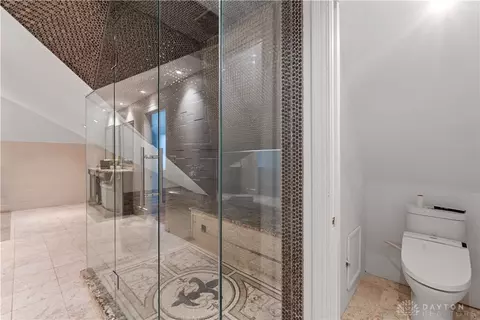 Bath - 949 Lenox Pl, Cincinnati, OH 45229 photo 10 of 11