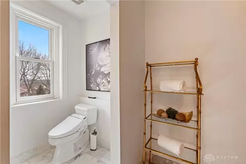 Bath - 949 Lenox Pl, Cincinnati, OH 45229 photo 8 of 11