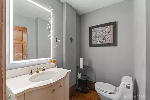 Bath - 949 Lenox Pl, Cincinnati, OH 45229 photo 1 of 11