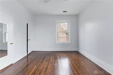Bedroom - 949 Lenox Pl, Cincinnati, OH 45229 photo 5 of 8