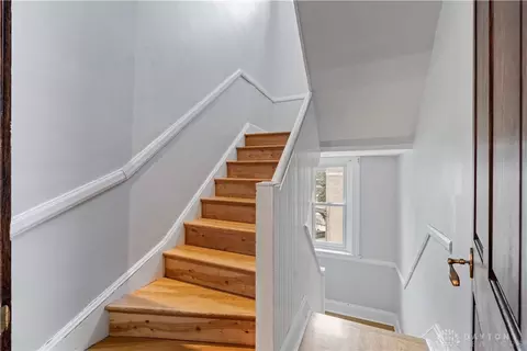 Entry Way - 949 Lenox Pl, Cincinnati, OH 45229 photo 4 of 4