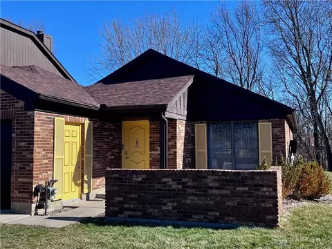 1146 Katie Cir, Beavercreek, OH 45434