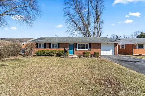 206 Applegate Rd, Englewood, OH 45322