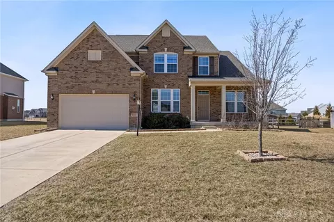 9669 Crooked Creek Dr, Centerville, OH 45458