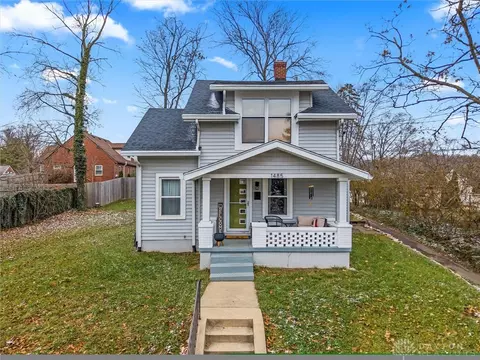 Exterior - 1485 Southlyn Dr, Kettering, OH 45409 photo 5 of 11