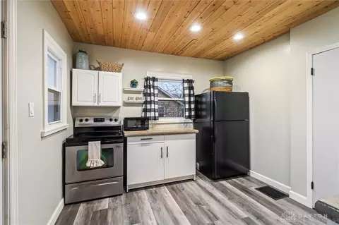 Kitchen - 1485 Southlyn Dr, Kettering, OH 45409 photo 1 of 3
