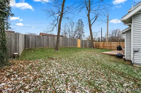 Exterior - 1485 Southlyn Dr, Kettering, OH 45409 photo 7 of 11