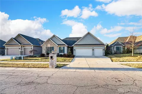 137 Harbour Dr, Springboro, OH 45066
