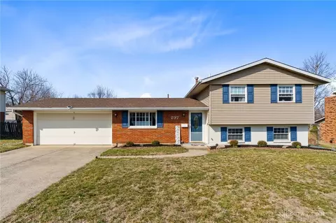 297 Fairway Dr, Fairborn, OH 45324