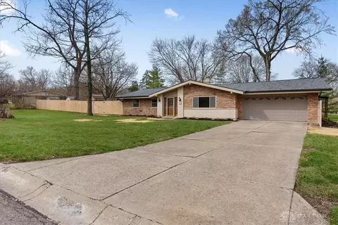 515 Towncrest Dr, Beavercreek, OH 45434