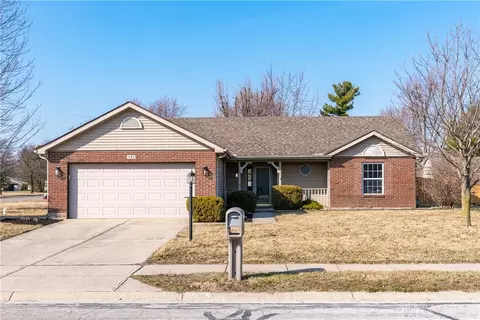 121 Heckman Dr, Englewood, OH 45322