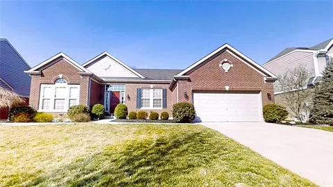 10030 Plantation Pointe Dr, Loveland, OH 45140