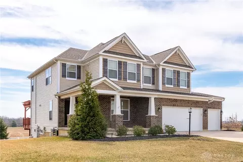1559 Amberley Ct, Xenia, OH 45385