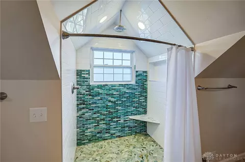 Bath - 332 Lewiston Rd, Kettering, OH 45429 photo 5 of 6