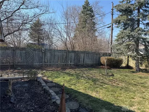 1749 W Stroop Rd, Kettering, OH 45439 photo 11