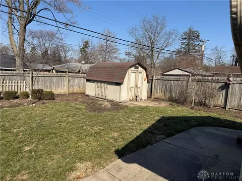 1749 W Stroop Rd, Kettering, OH 45439 photo 9