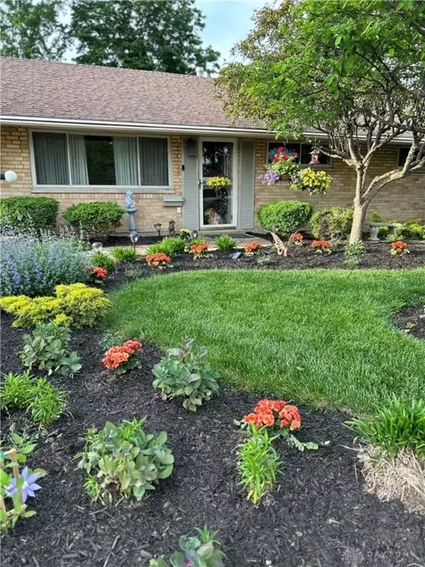 1749 W Stroop Rd, Kettering, OH 45439 photo 3