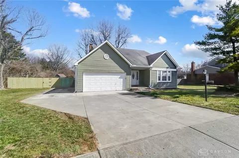 1422 Possum Run Ct, Dayton, OH 45440