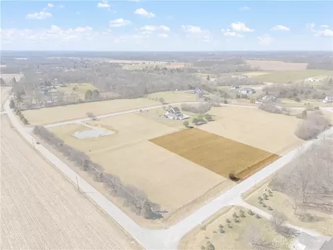 24 Heritage Woods Dr, Blanchester, OH 45107