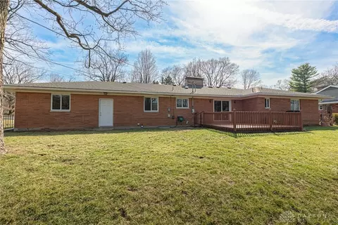 Exterior - 261 Snow Hill Ave, Kettering, OH 45429 photo 5 of 6