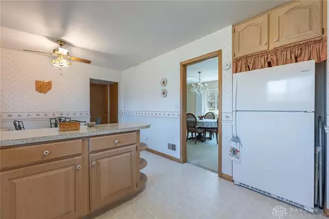 Kitchen - 261 Snow Hill Ave, Kettering, OH 45429 photo 3 of 4