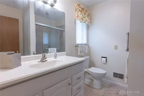 Bath - 261 Snow Hill Ave, Kettering, OH 45429 photo 1 of 5