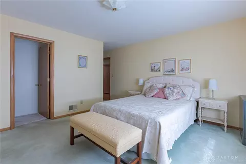 Bedroom - 261 Snow Hill Ave, Kettering, OH 45429 photo 4 of 6