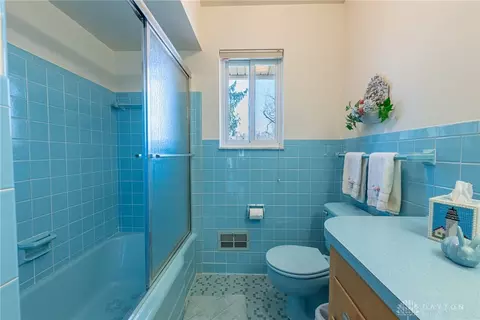 Bath - 261 Snow Hill Ave, Kettering, OH 45429 photo 4 of 5